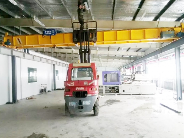 non-standard crane